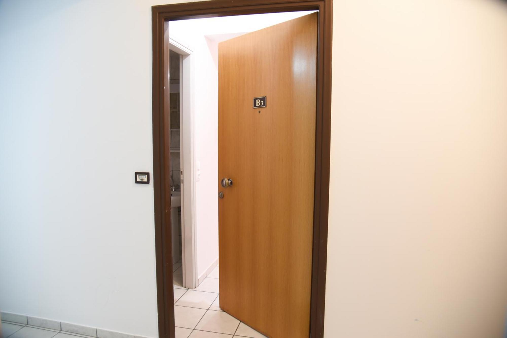 Economic Studios In Crete Ираклион Экстерьер фото